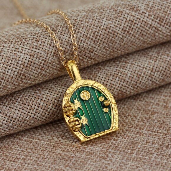 Jewelry - Gold Hobbit Hole, Lord of‎ The Rings Pendant Locket Necklace - Green Door